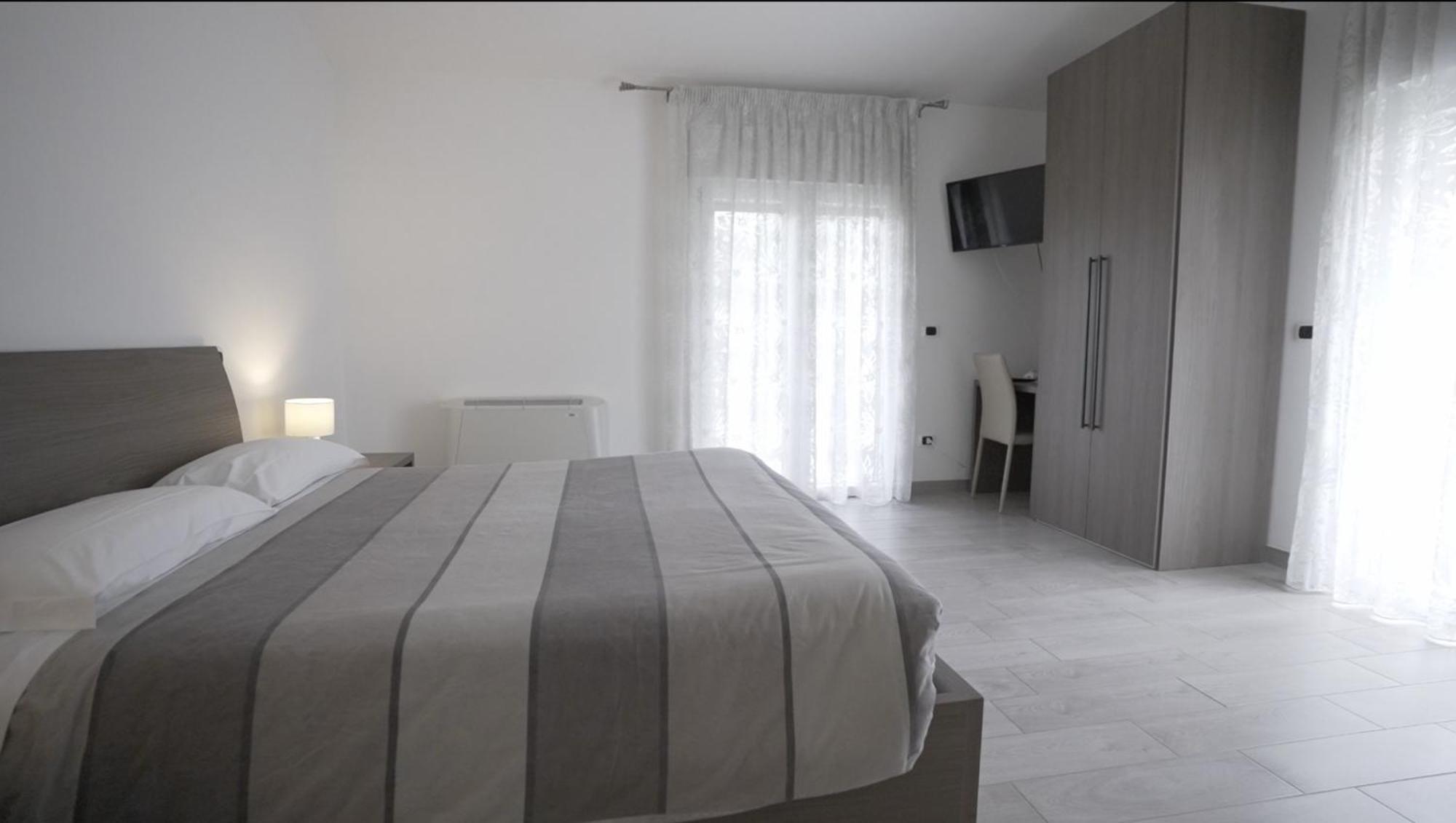 B&B Arco Dei Sogni Celano Luaran gambar